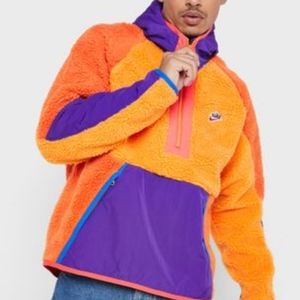 LIKE NEW NIKE SHERPA HALF ZIP HOODIE